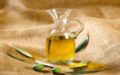 如何正确使用橄榄油护理头发?