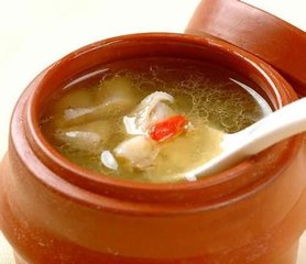 秋季养生汤煲汤食谱：玉米炖鸡汤