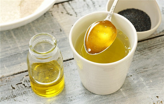 橄榄油对于各种皱纹有很好的功效作用